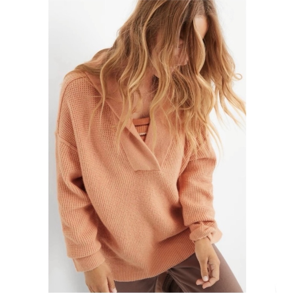 Aerie Women's V-Neck Sweater in Peach
